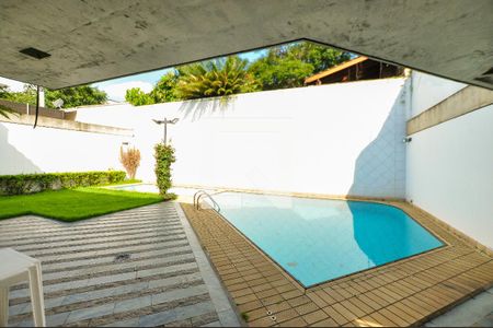 Casa à venda com 550m², 4 quartos e 4 vagasPiscina