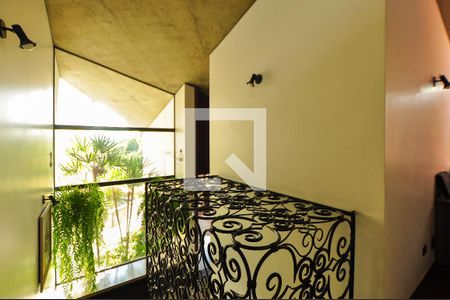 Casa à venda com 550m², 4 quartos e 4 vagasEscada