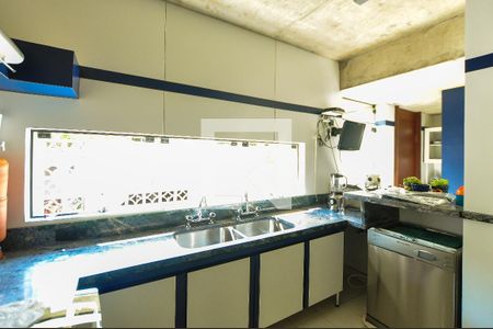 Casa à venda com 550m², 4 quartos e 4 vagasCozinha