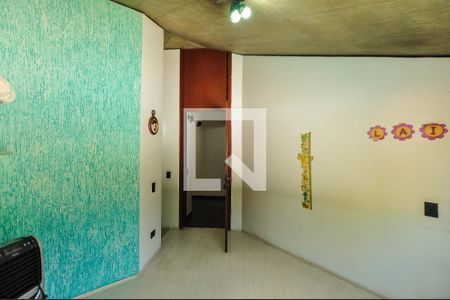 Casa à venda com 550m², 4 quartos e 4 vagasSuíte 2