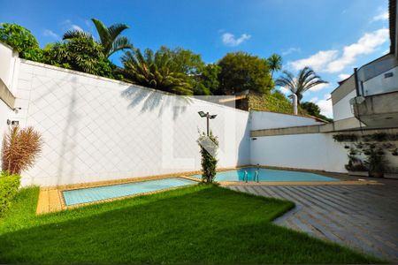 Casa à venda com 550m², 4 quartos e 4 vagasPiscina