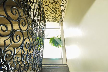 Casa à venda com 550m², 4 quartos e 4 vagasEscada