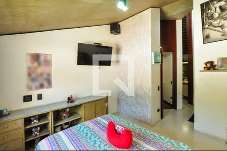 Casa à venda com 550m², 4 quartos e 4 vagasSuíte 1