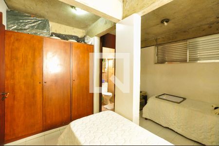 Casa à venda com 550m², 4 quartos e 4 vagasQuarto de Serviço