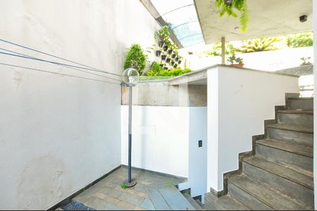 Casa à venda com 550m², 4 quartos e 4 vagasQuintal