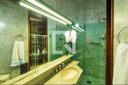 Casa à venda com 550m², 4 quartos e 4 vagasBanheiro da Suíte 2