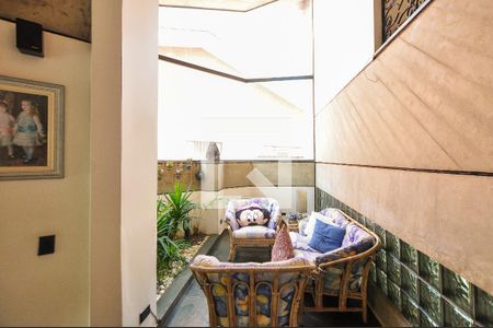 Casa à venda com 550m², 4 quartos e 4 vagasSala Jardim de Inverno