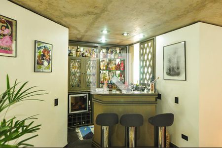 Sala de casa à venda com 4 quartos, 550m² em Alto de Pinheiros, São Paulo