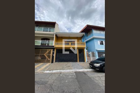 Casa para alugar com 190m², 3 quartos e 2 vagas Casa para alugar com 190m², 3 quartos e 2 vagasFachada