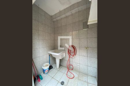 Casa para alugar com 190m², 3 quartos e 2 vagas Casa para alugar com 190m², 3 quartos e 2 vagasBanheiro de Serviço