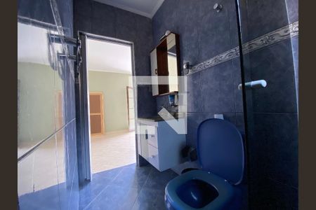 Casa para alugar com 190m², 3 quartos e 2 vagas Casa para alugar com 190m², 3 quartos e 2 vagasBanheiro da Suíte 1