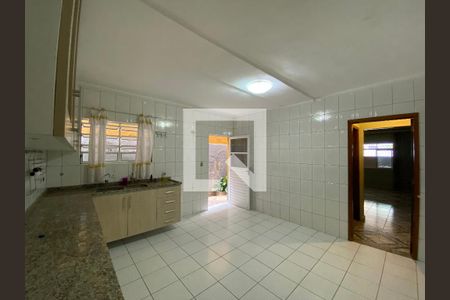 Casa para alugar com 190m², 3 quartos e 2 vagas Casa para alugar com 190m², 3 quartos e 2 vagasCozinha