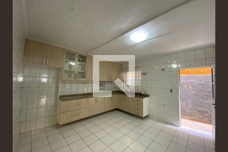 Casa para alugar com 190m², 3 quartos e 2 vagas Casa para alugar com 190m², 3 quartos e 2 vagasCozinha