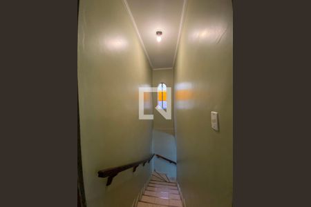 Casa para alugar com 190m², 3 quartos e 2 vagas Casa para alugar com 190m², 3 quartos e 2 vagasEscada