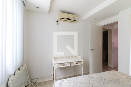 Quarto 2 Suíte de apartamento para alugar com 3 quartos, 90m² em Novo Mundo, Curitiba