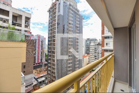 Varanda de kitnet/studio para alugar com 1 quarto, 25m² em Pinheiros, São Paulo