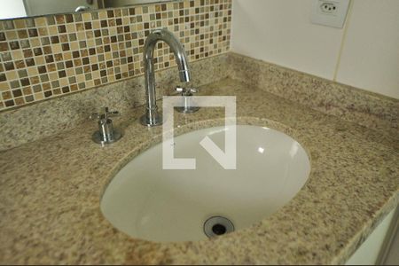 Banheiro de apartamento para alugar com 1 quarto, 37m² em Pinheiros, São Paulo