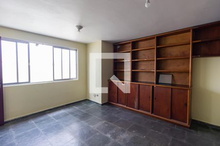 Casa à venda com 300m², 4 quartos e 6 vagasEscritório