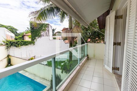 Casa à venda com 300m², 4 quartos e 6 vagasVaranda da Suíte 1