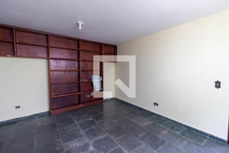 Casa à venda com 300m², 4 quartos e 6 vagasEscritório