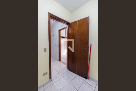 Casa à venda com 300m², 4 quartos e 6 vagasQuarto de Serviço