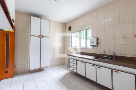 Casa à venda com 300m², 4 quartos e 6 vagasCozinha