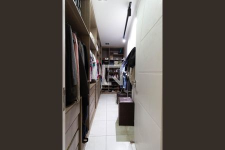 Casa à venda com 300m², 3 quartos e 5 vagasSuíte 2