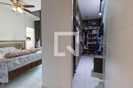 Casa à venda com 300m², 3 quartos e 5 vagasSuíte 2