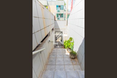 Casa à venda com 172m², 3 quartos e 2 vagasEscada