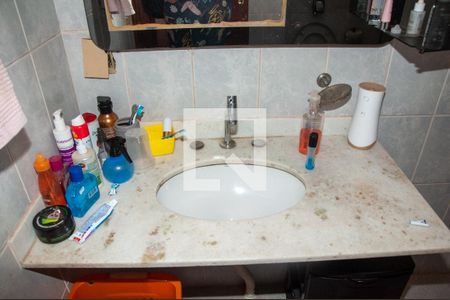 Casa à venda com 219m², 4 quartos e 3 vagas Casa à venda com 219m², 4 quartos e 3 vagasBanheiro