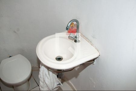 Casa à venda com 219m², 4 quartos e 3 vagas Casa à venda com 219m², 4 quartos e 3 vagasBanheiro