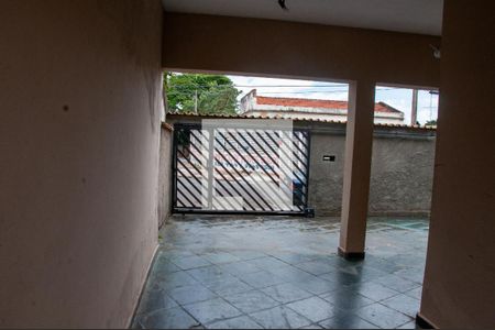 Casa à venda com 219m², 4 quartos e 3 vagas Casa à venda com 219m², 4 quartos e 3 vagasGaragem