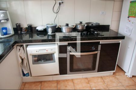 Casa à venda com 219m², 4 quartos e 3 vagas Casa à venda com 219m², 4 quartos e 3 vagasCozinha