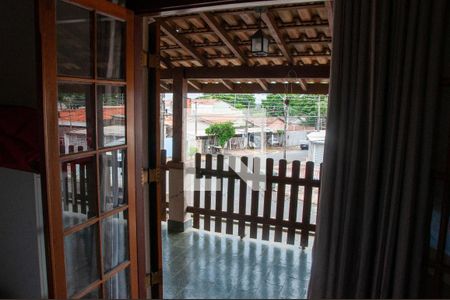 Casa à venda com 219m², 4 quartos e 3 vagas Casa à venda com 219m², 4 quartos e 3 vagasVaranda