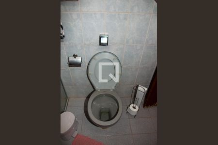 Casa à venda com 219m², 4 quartos e 3 vagas Casa à venda com 219m², 4 quartos e 3 vagasBanheiro