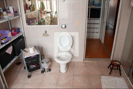 Casa à venda com 219m², 4 quartos e 3 vagas Casa à venda com 219m², 4 quartos e 3 vagasBanheiro da Suíte