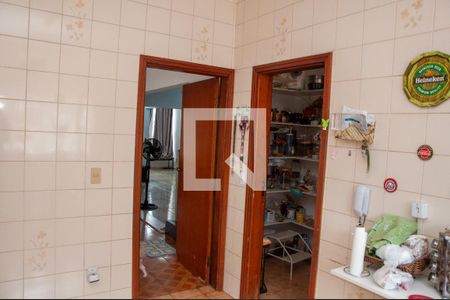 Casa à venda com 219m², 4 quartos e 3 vagas Casa à venda com 219m², 4 quartos e 3 vagasCozinha