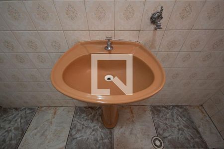 Casa à venda com 250m², 4 quartos e 2 vagasBanheiro