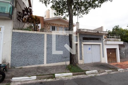 Casa à venda com 250m², 4 quartos e 2 vagasFachada