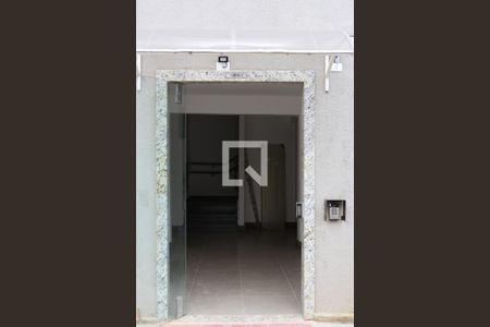 Apartamento à venda com 48m², 2 quartos e 1 vaga Apartamento à venda com 48m², 2 quartos e 1 vagaÁrea comum - Hall entrada Bloco