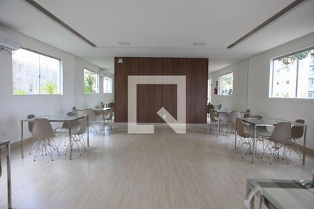 Apartamento à venda com 48m², 2 quartos e 1 vaga Apartamento à venda com 48m², 2 quartos e 1 vagaÁrea comum - Salão de festas