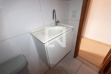 Casa de condomínio à venda com 108m², 2 quartos e 1 vagaBanheiro