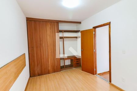 Casa à venda com 200m², 4 quartos e 4 vagasSuite Quarto 4 Salão