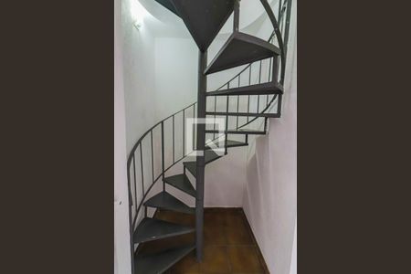 Casa à venda com 200m², 4 quartos e 4 vagasEscadas - Sala / Salão