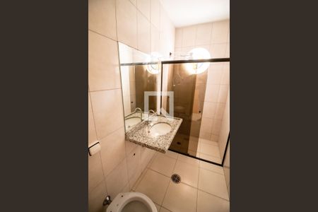 Casa à venda com 200m², 4 quartos e 4 vagasBanheiro Quarto 1 