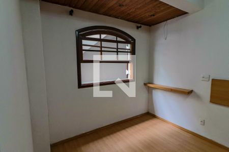 Casa à venda com 200m², 4 quartos e 4 vagasSuite Quarto 4 Salão