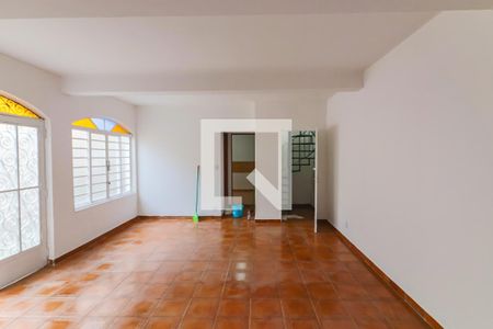 Casa à venda com 200m², 4 quartos e 4 vagasSalão