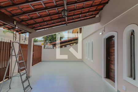 Casa à venda com 200m², 4 quartos e 4 vagasGaragem