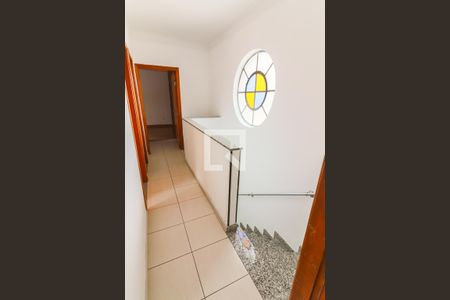 Casa à venda com 200m², 4 quartos e 4 vagasCorredor Quartos
