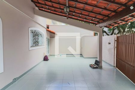 Casa à venda com 200m², 4 quartos e 4 vagasGaragem